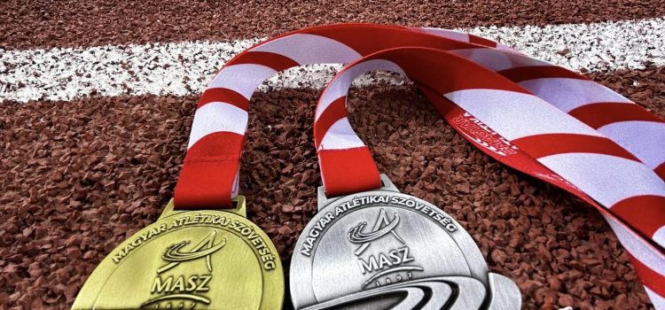 U18 fedett országos bajnokság, arany, ezüst. U18 fedett országos bajnokság, arany, ezüst.